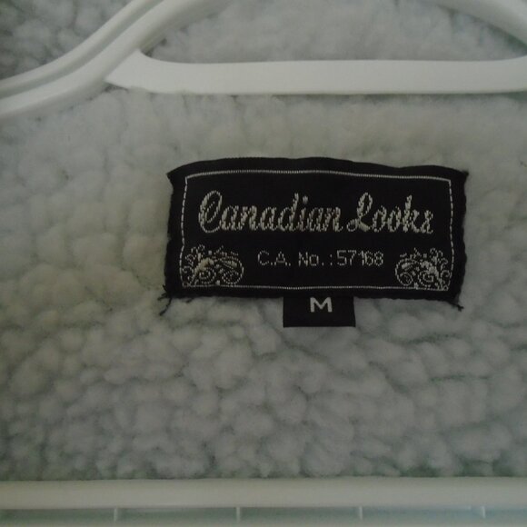 CANADIAN LOOKS WOMENS WINTER JACKET SIZE MEDIUM WITH DEER PRINT FRONT AND BACK - Picture 4 of 4